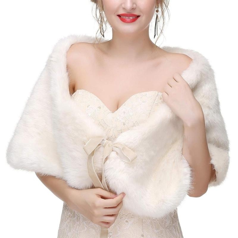 652F Sofisticate stole in pell - Stole Wedding Shawl recensione e prezzo