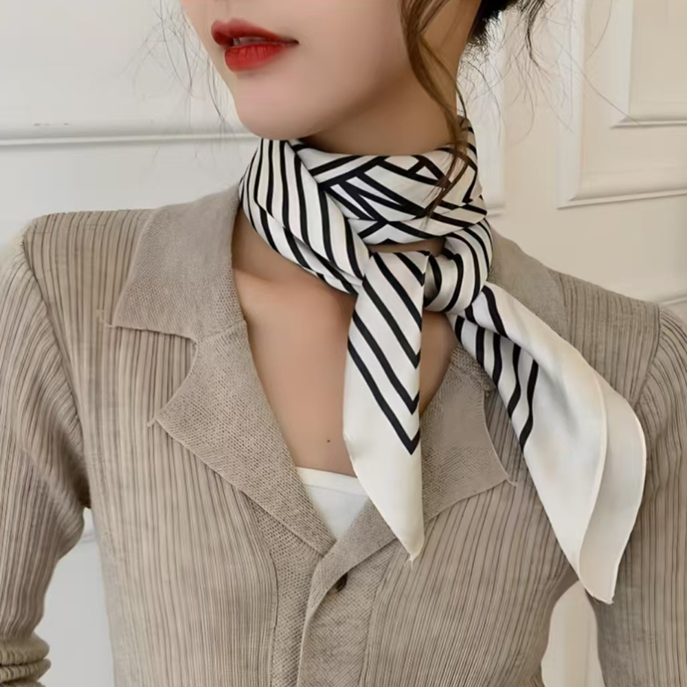 Moda quadrata 70 cm Bandana a  - Silk Tie Striped recensione e prezzo