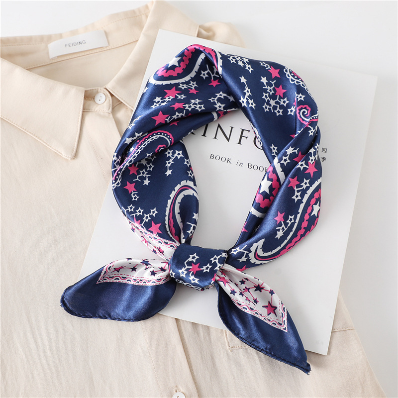 Foulard quadrato di lusso in s - Scarf Silk Square recensione e prezzo