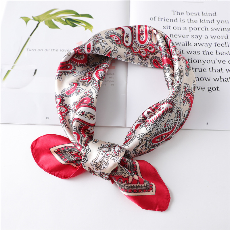 Foulard quadrato di lusso in s - Scarf Silk Square recensione e prezzo