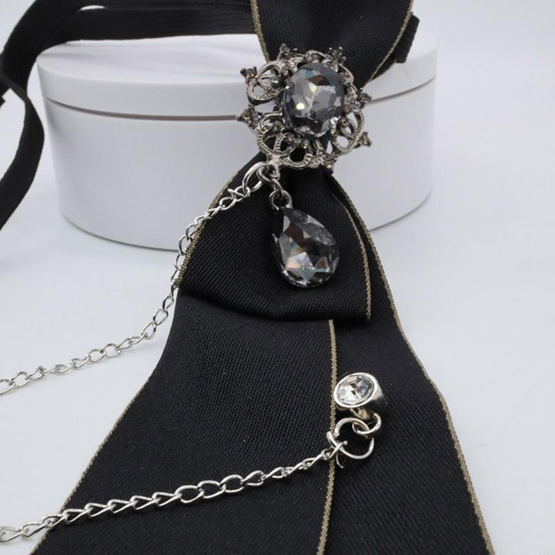 Cravatta con ciondolo con cate - Bow Tie Pre Tied recensione e prezzo