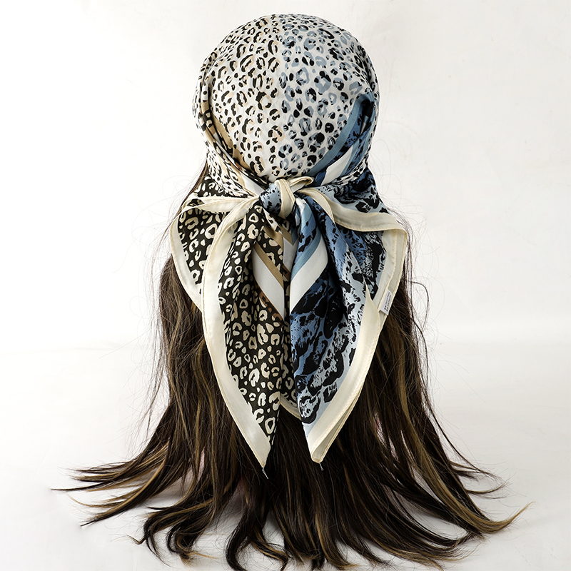 Scialle di seta di lusso Sciar - Silk Neck Scarf recensione e prezzo