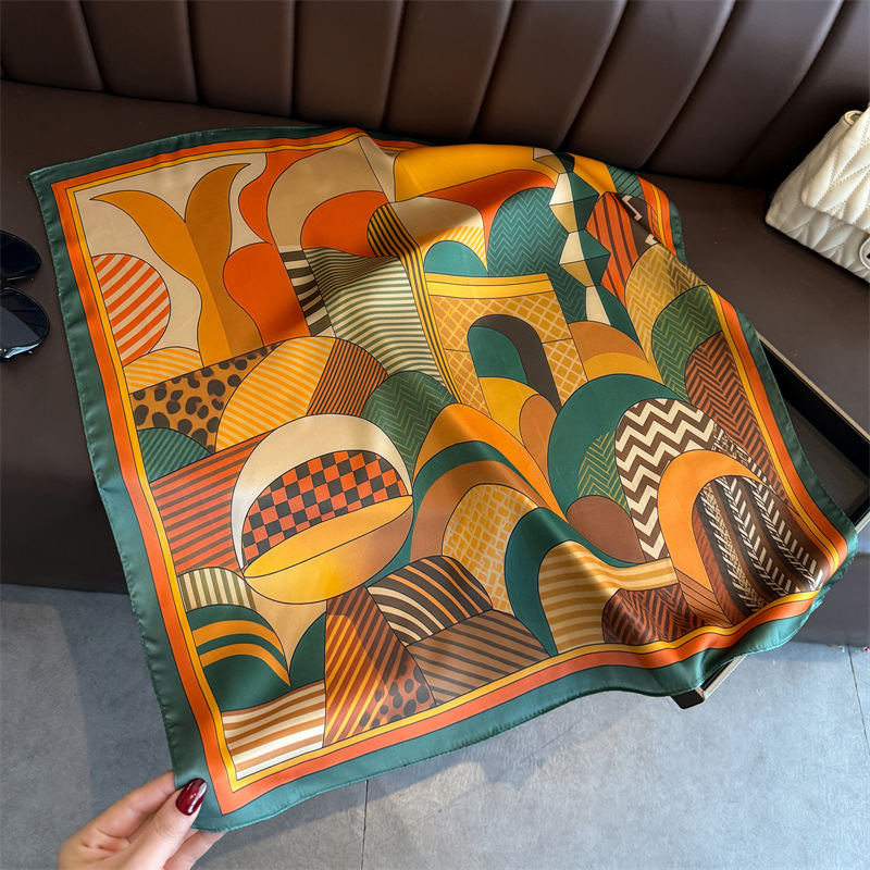2026 Nuova Geometria Stampa Sc - Scarf Silk Square recensione e prezzo