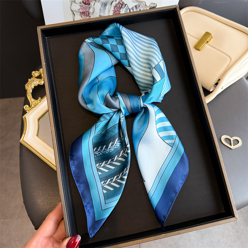 2026 Nuova Geometria Stampa Sc - Scarf Silk Square recensione e prezzo